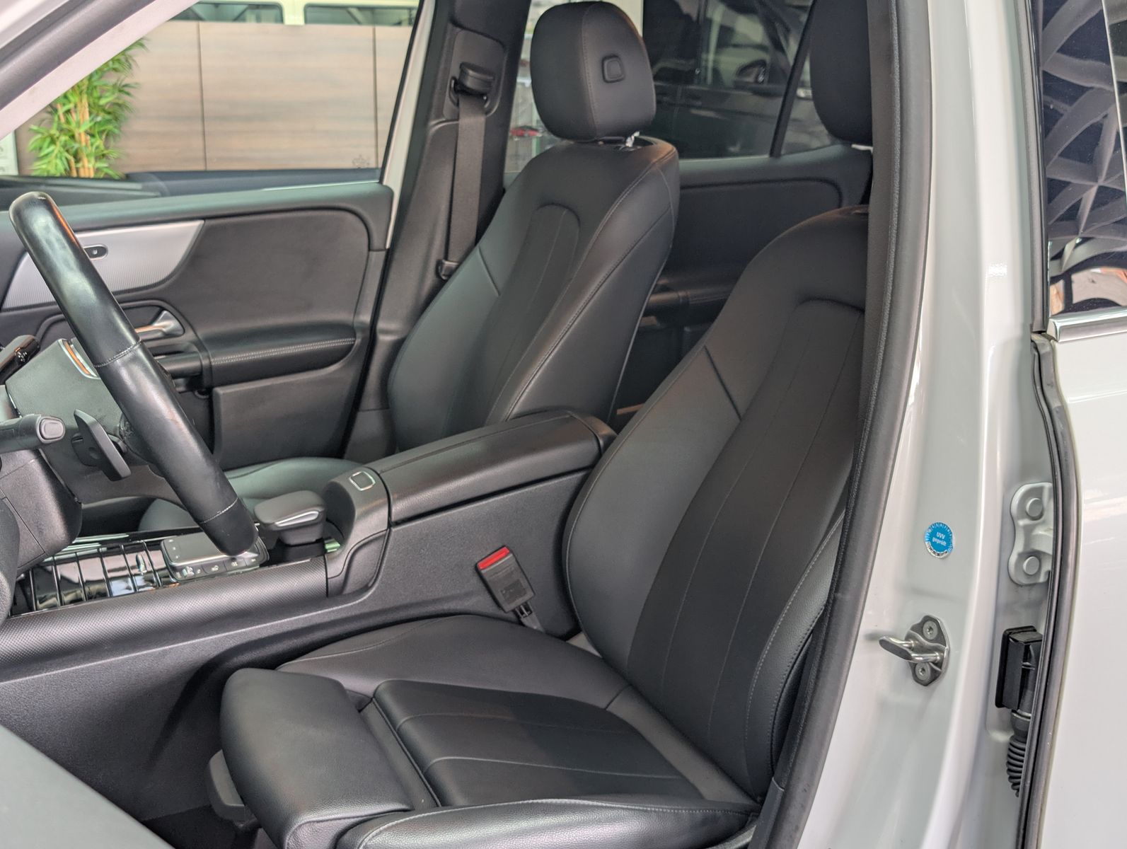 Fahrzeugabbildung Mercedes-Benz GLB 220 d MBUX LEDER VIRT APP KAM LED SHZ ALU