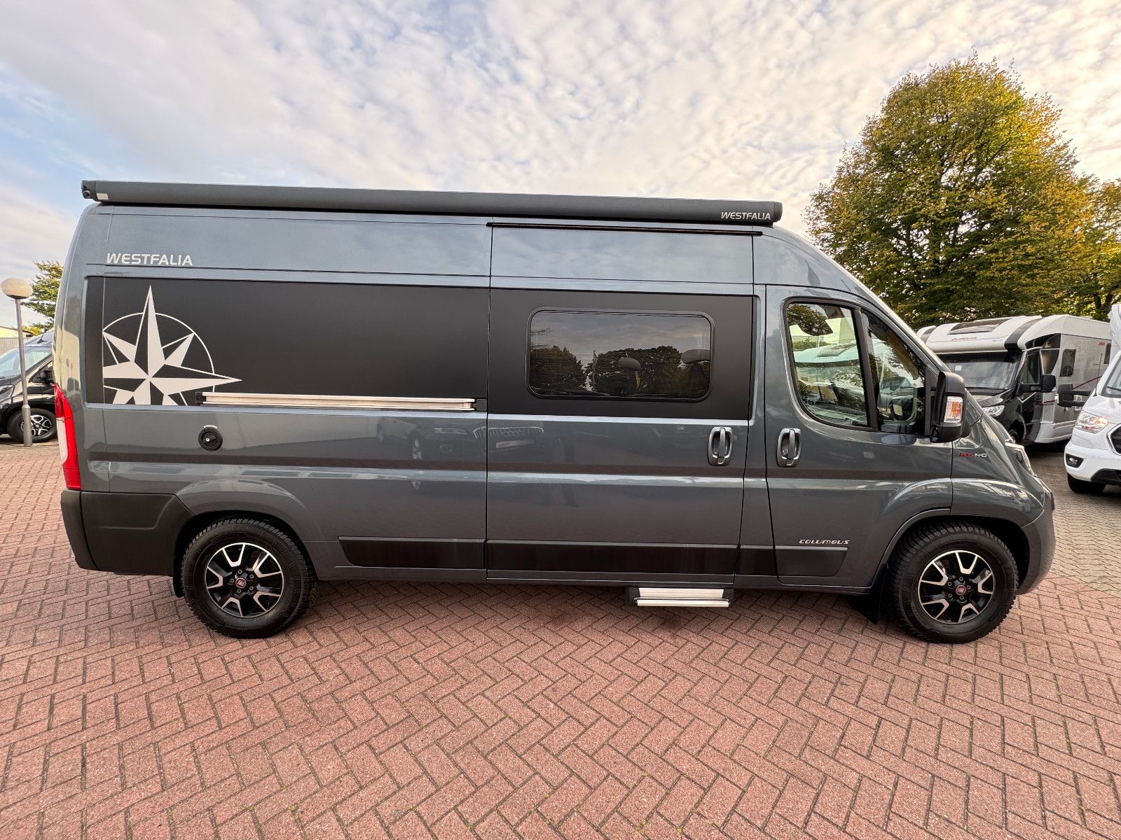 Fahrzeugabbildung Westfalia Columbus 601 D 4 SCHLAFPLÄTZE SOLAR AHK 1.HAND