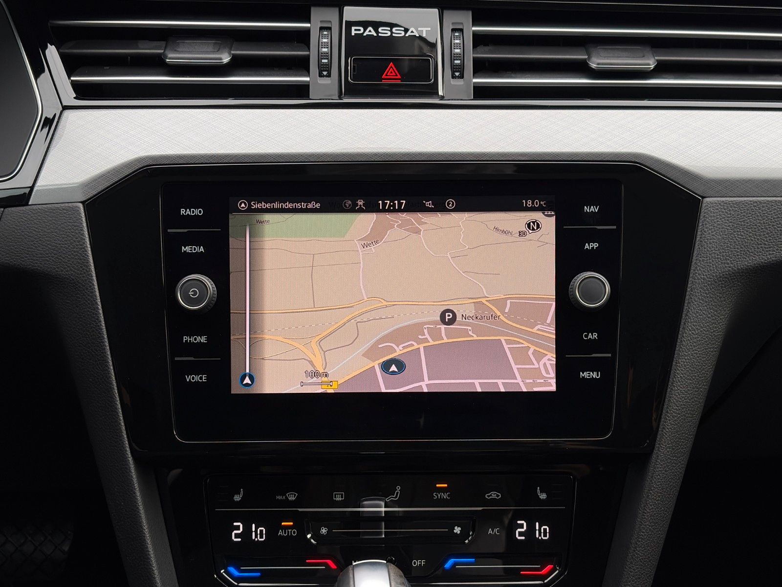 Fahrzeugabbildung Volkswagen Passat Variant 2.0 TSI Buisness Kamera LED ACC