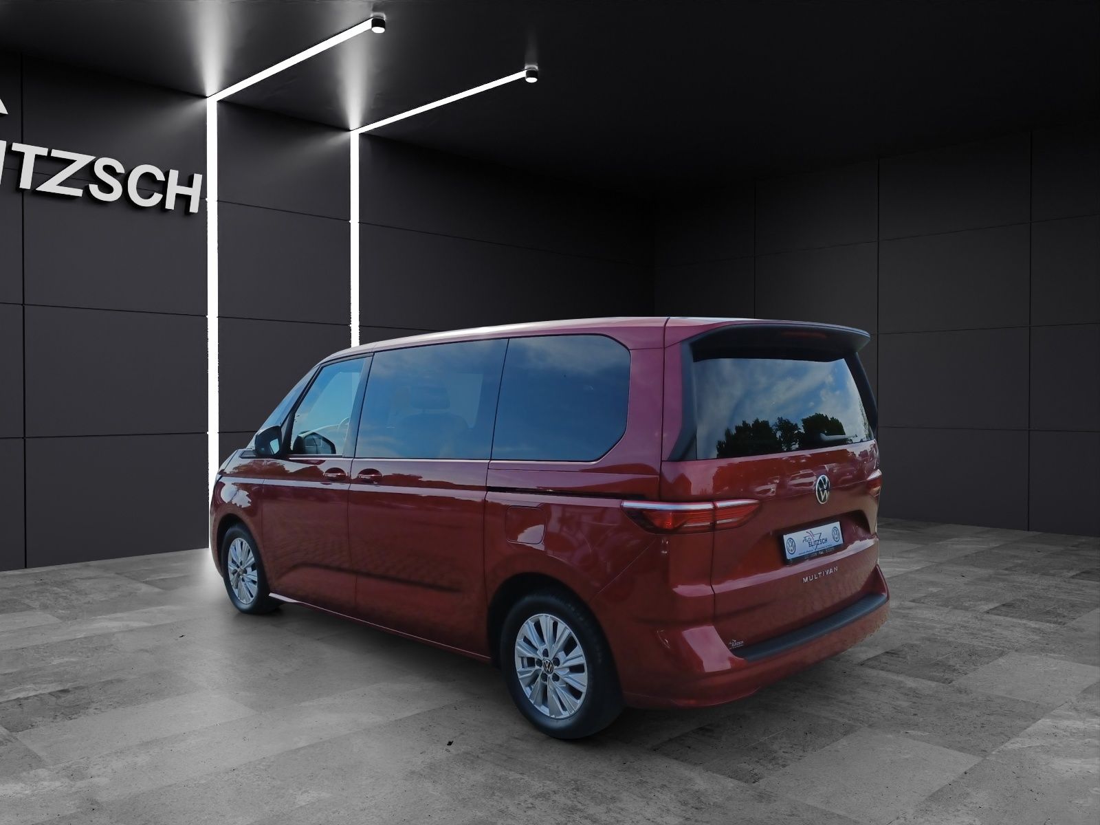 Fahrzeugabbildung Volkswagen T7 Multivan TDI DSG LED Navi AID RFK SH LM