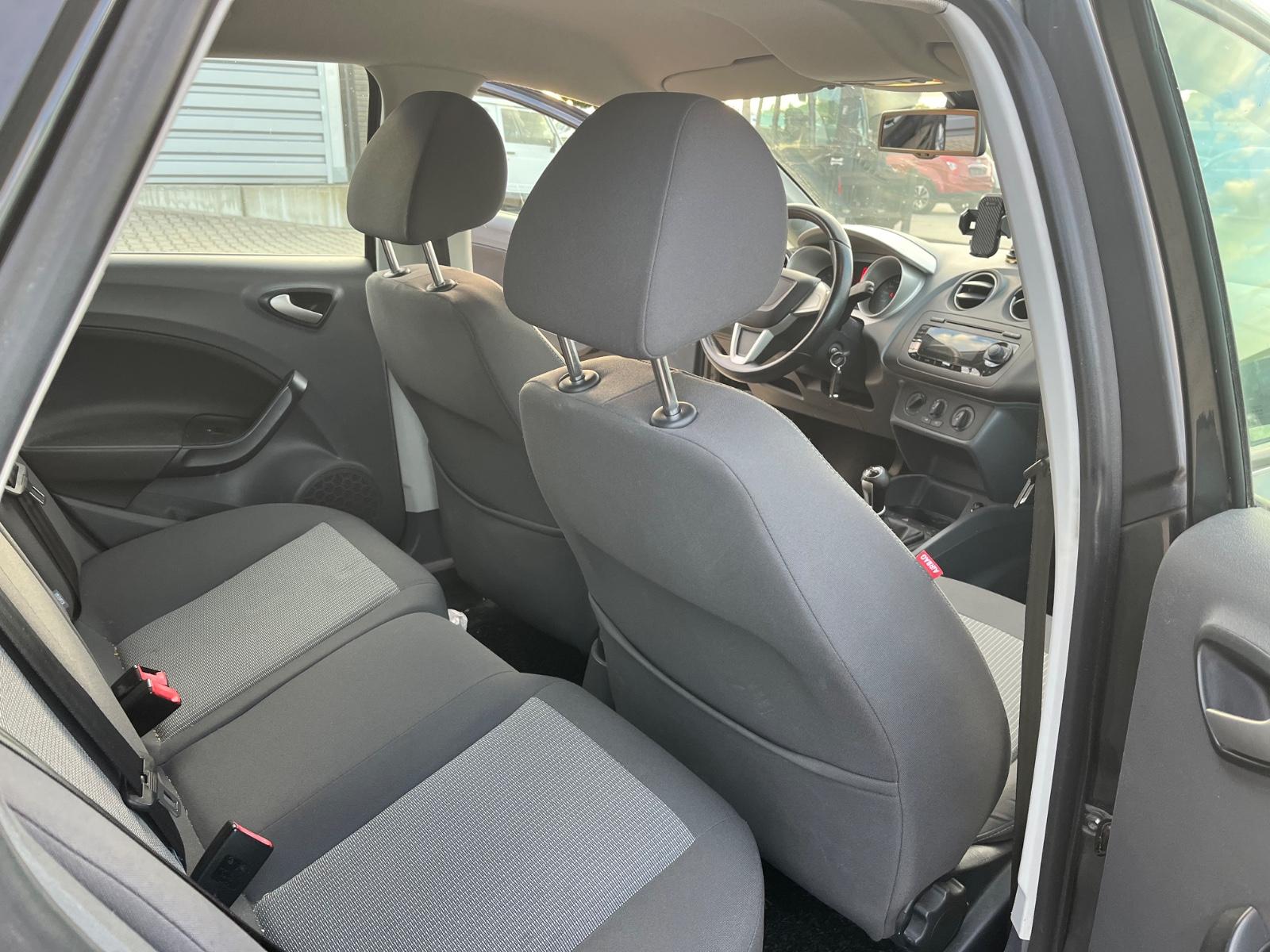 Seat Ibiza 2011 — photo 16