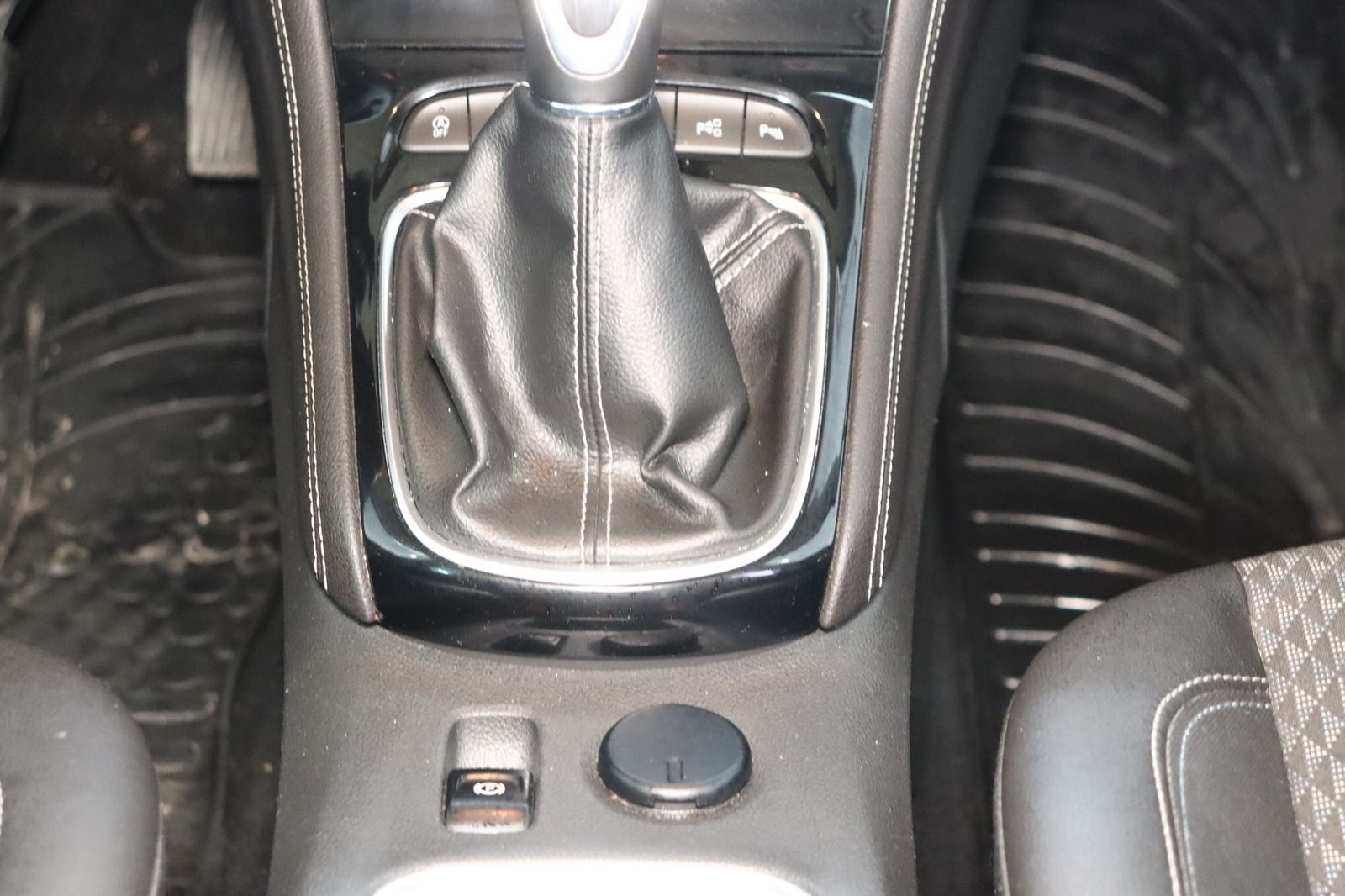 Fahrzeugabbildung Opel Astra K Sports Tourer 1.6i * LED * Navi