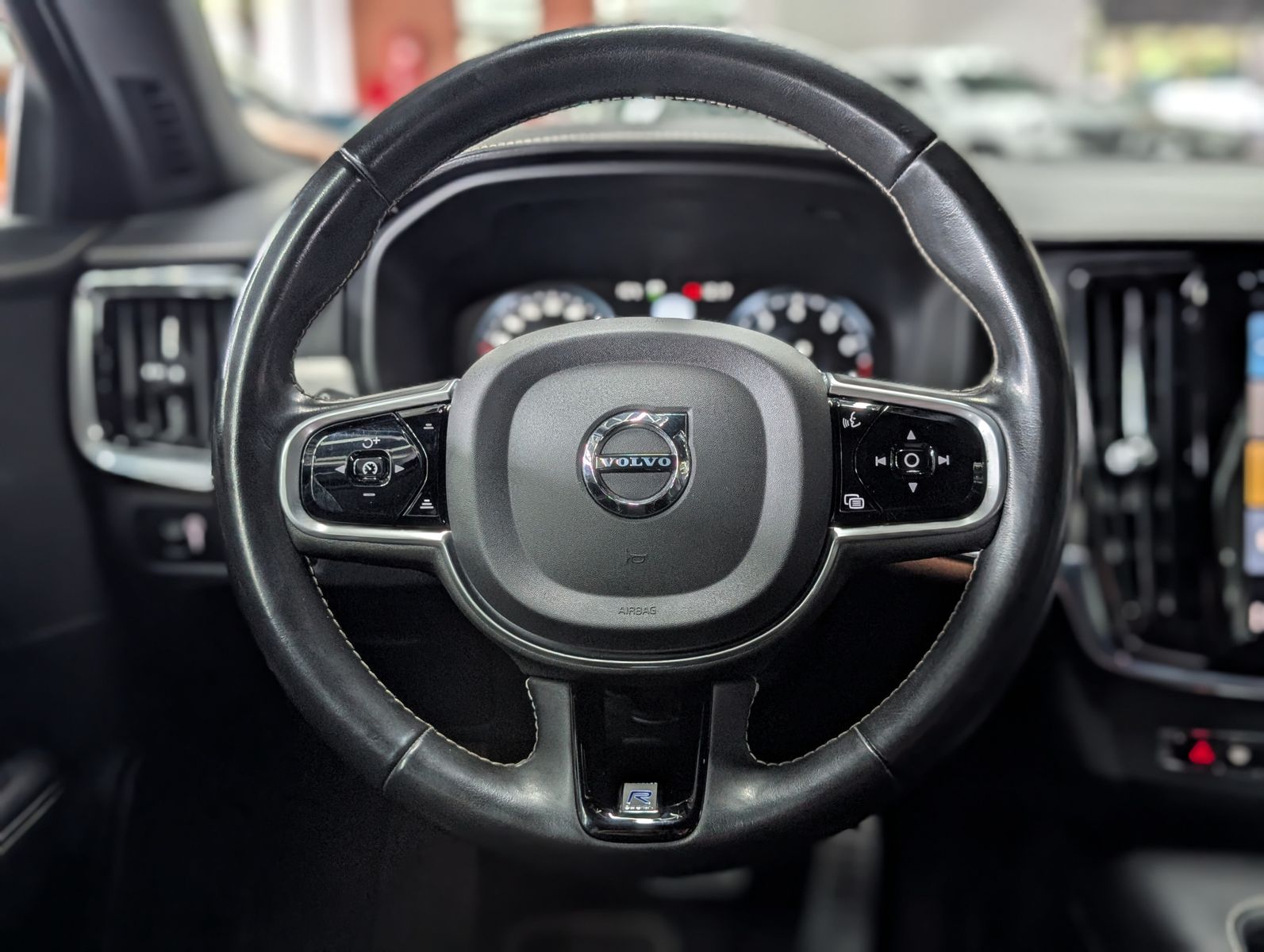 Fahrzeugabbildung Volvo V90 R Design VIRT MEMO KAM SHZ LEDER LED APP 19"