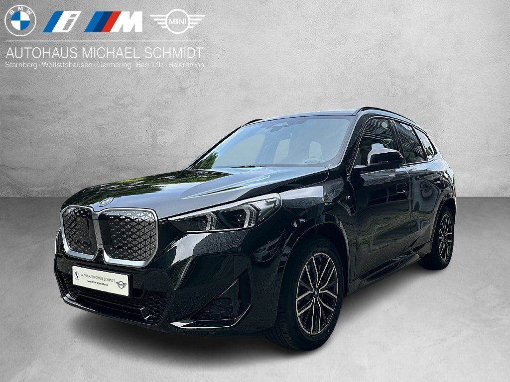 BMW iX1 xDrive30 M Sportpaket Head-Up HK HiFi DAB