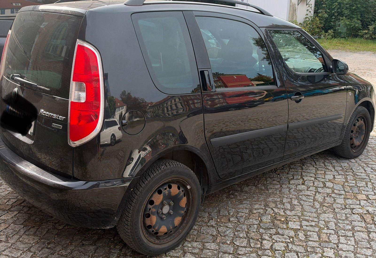 Skoda Roomster 2012 — interior