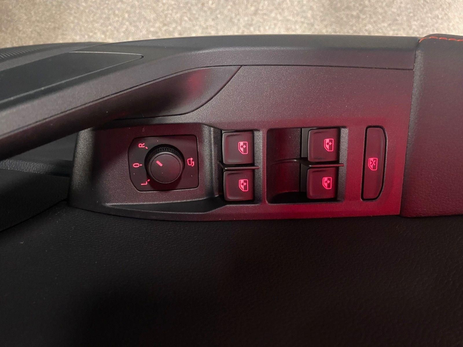 Fahrzeugabbildung SEAT Arona 1.5 TSI FR DSG GARANTIE 5+ACC+AHK+Spurwech