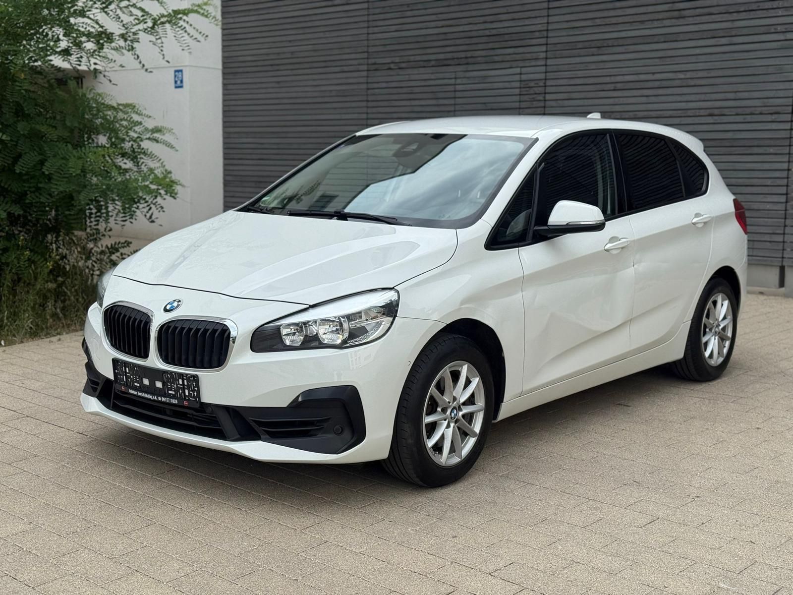 BMW 218 - 1