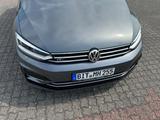 Volkswagen Touran 1.8 TSI DSG Highline mit R-Line Paket - : Allradantrieb, Van, mit