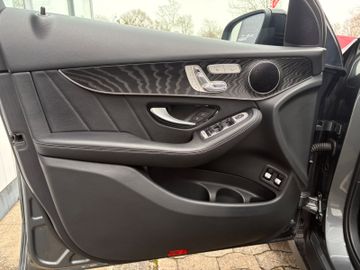Fahrzeugabbildung Mercedes-Benz GLC 300 Coupe 4Matic AMG AHK RFK SHZ Night uvm