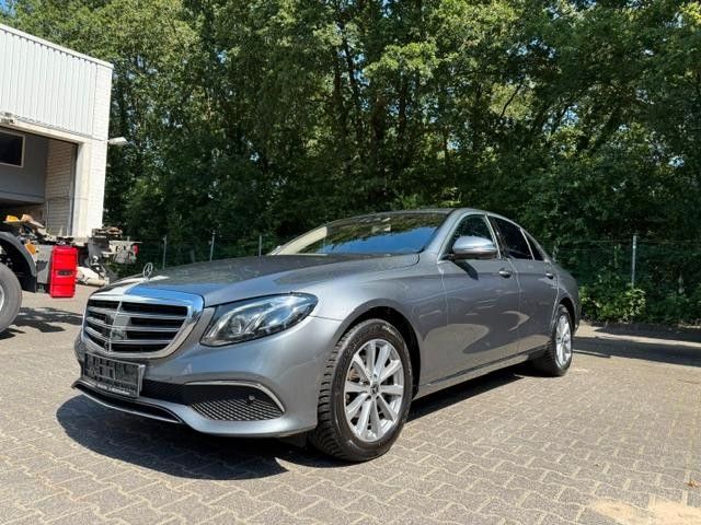 MERCEDES-BENZ E 220 D Avantgarde