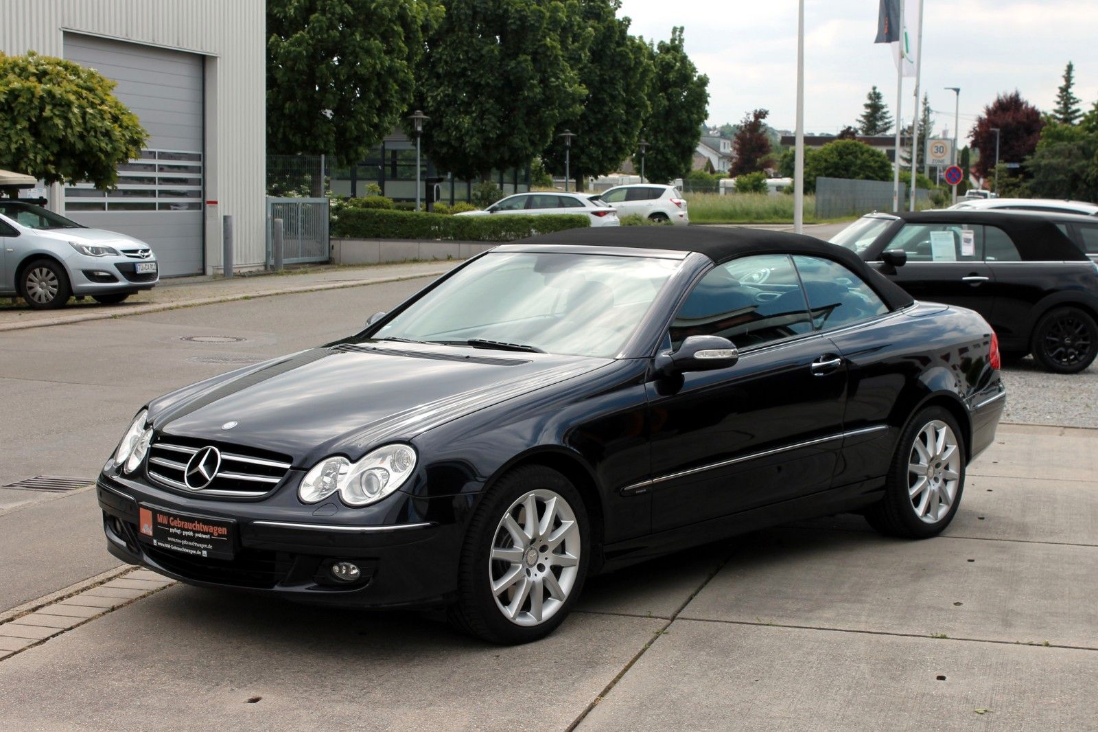 Fahrzeugabbildung Mercedes-Benz CLK 350 Cabrio Avantgarde Autom. Navi Temp. PDC