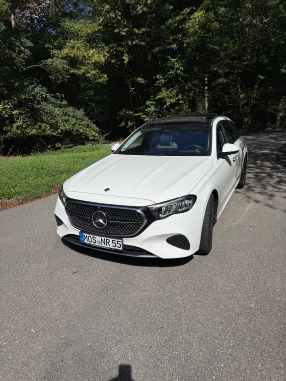Image of Mercedes-Benz E 220