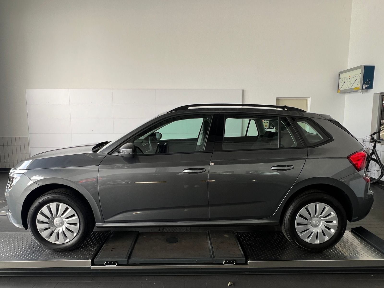 Fahrzeugabbildung SKODA Kamiq Essence 1.0 TSI DSG *Vorb. AHK, LED, Sitzh