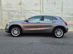 MERCEDES-BENZ GLA 200 1,6 Benzin Navi Automatik 80Tkm TÜV01/28