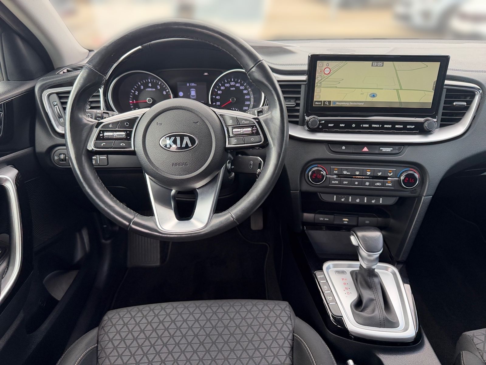 Fahrzeugabbildung Kia CEED_5 1.5T DCT7 VISION KOMF NAV