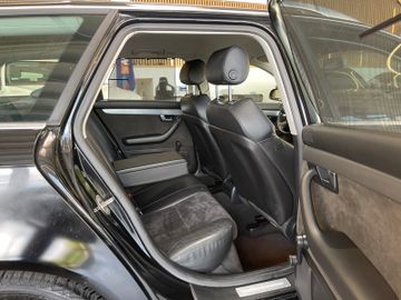Audi A4 Avant 2.0 TDI quattro *Xenon*Sline*
