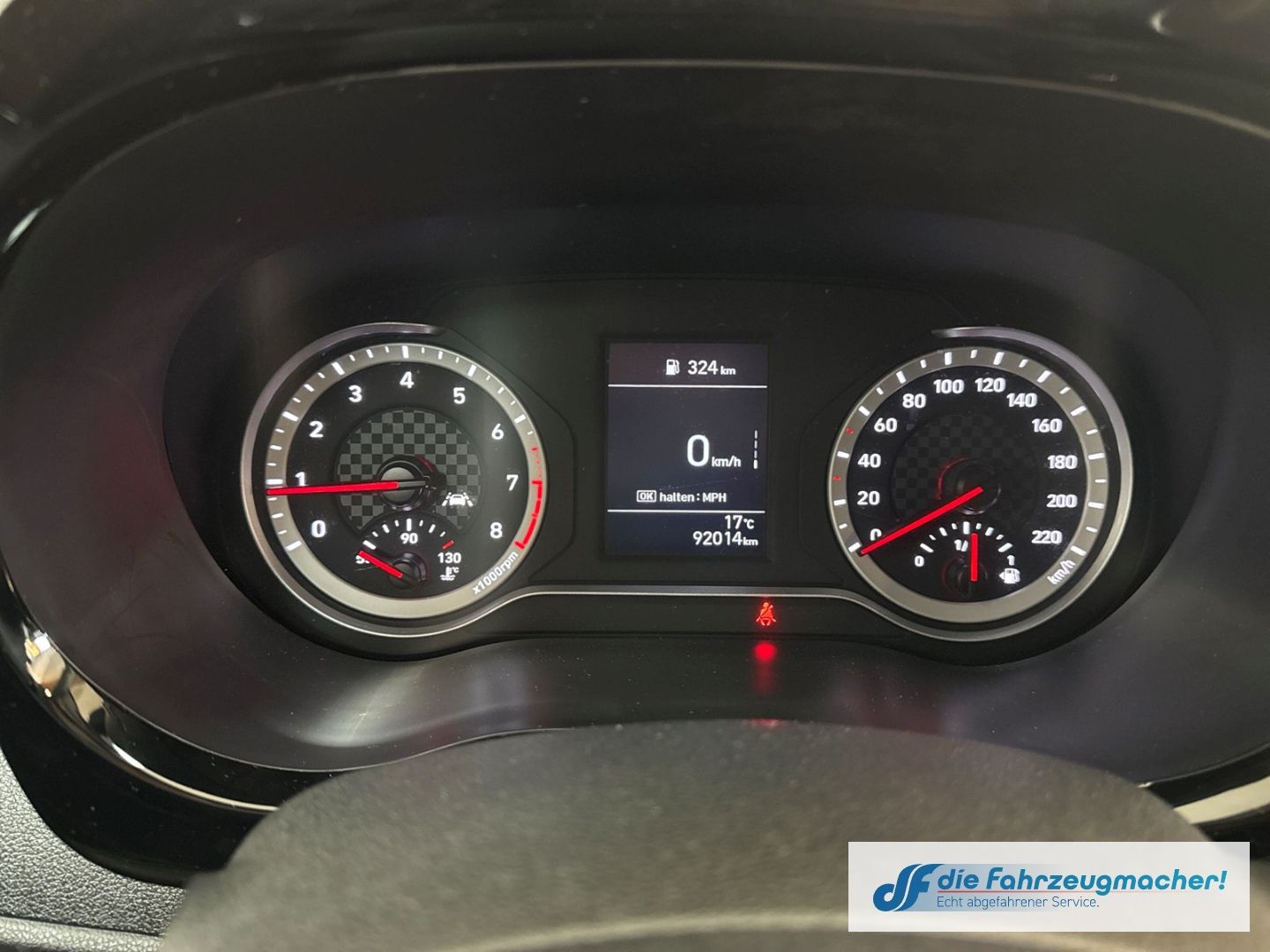 Fahrzeugabbildung Hyundai i10 Trend Navi Apple CarPlay Android Auto Musiks