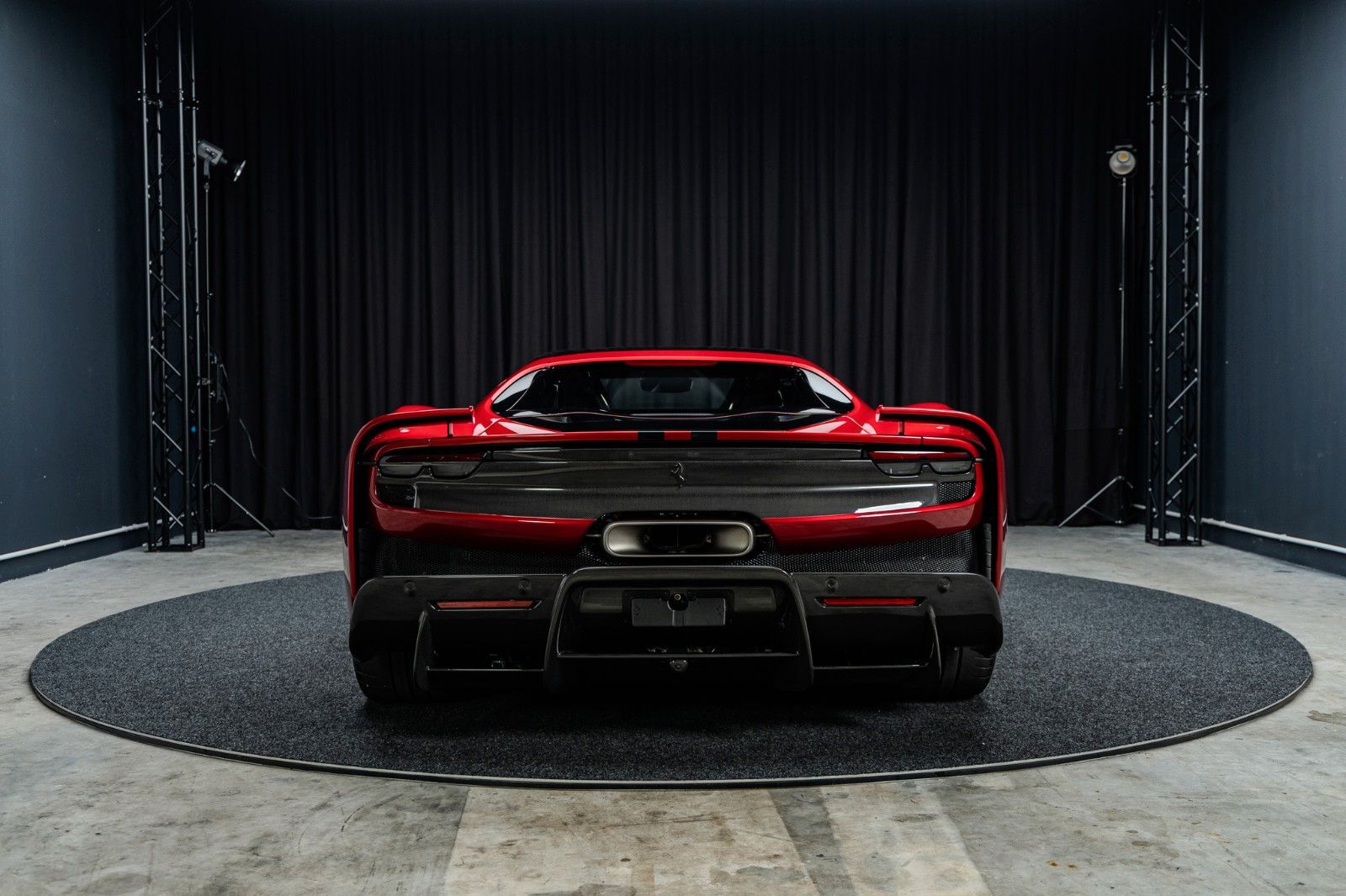 Fahrzeugabbildung Ferrari 296 GTB Speciale + Carbon + Lipstick Red + Lift