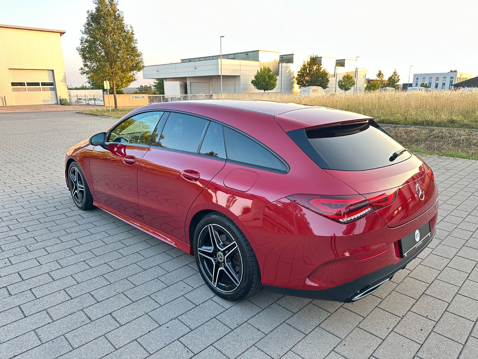 Mercedes-Benz CLA 200 SB AMG Night DesignoLack Kamera Ambiente foto 4