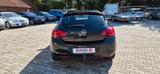 Opel Astra J Lim. 5-trg. Design Edition Tuv 11/27 - Opel Astra aus 2011: Design Edition