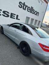 Mercedes-Benz E500 Coupé Avantgarde - Mercedes-Benz E 500: Coupe