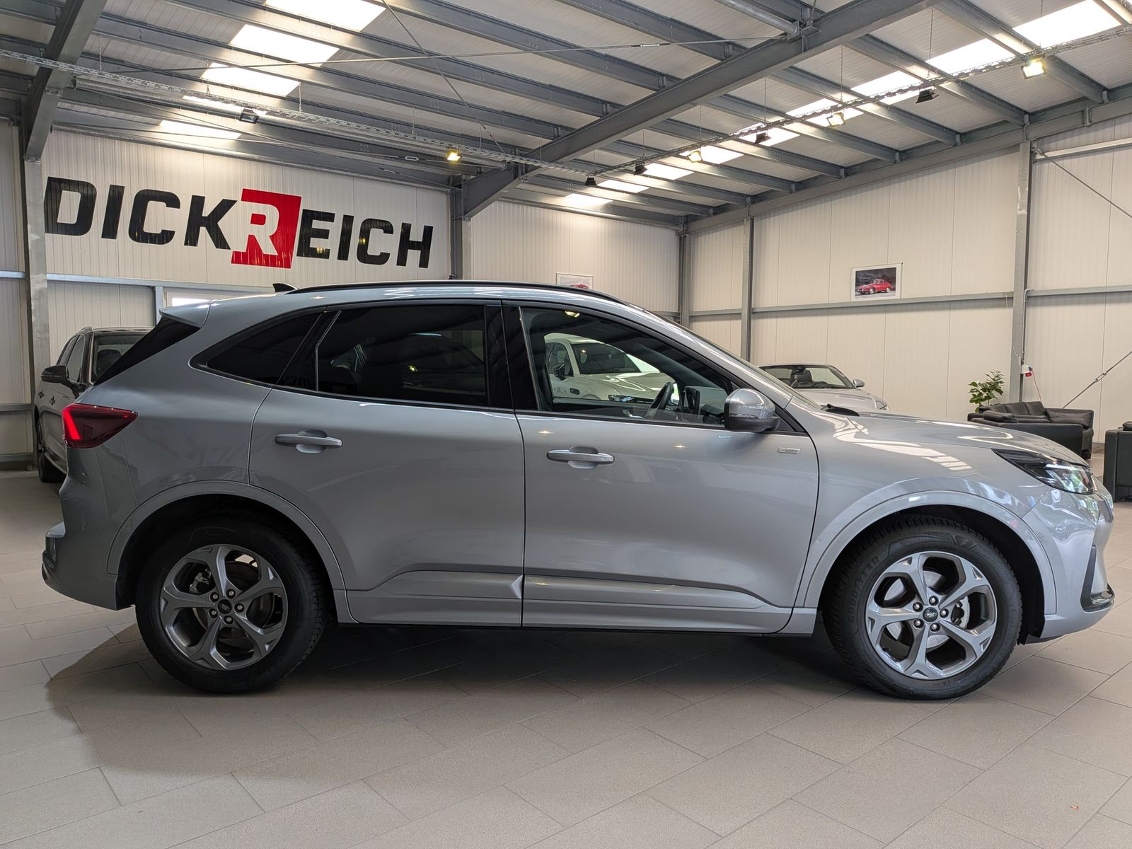Fahrzeugabbildung Ford Kuga ST-Line X 1.5 EB Matrix HUD B&O ACC 360°