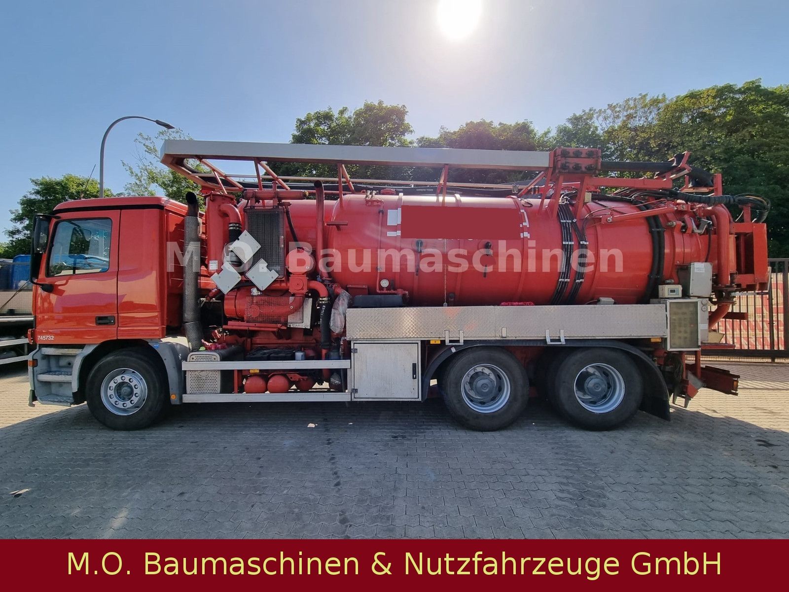 Fahrzeugabbildung Mercedes-Benz Actros 2640 / 6-Zyl. / 3-Achser  / Saugwagen
