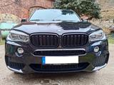 BMW X5 xDrive50i - - BMW X5: Xdrive50i