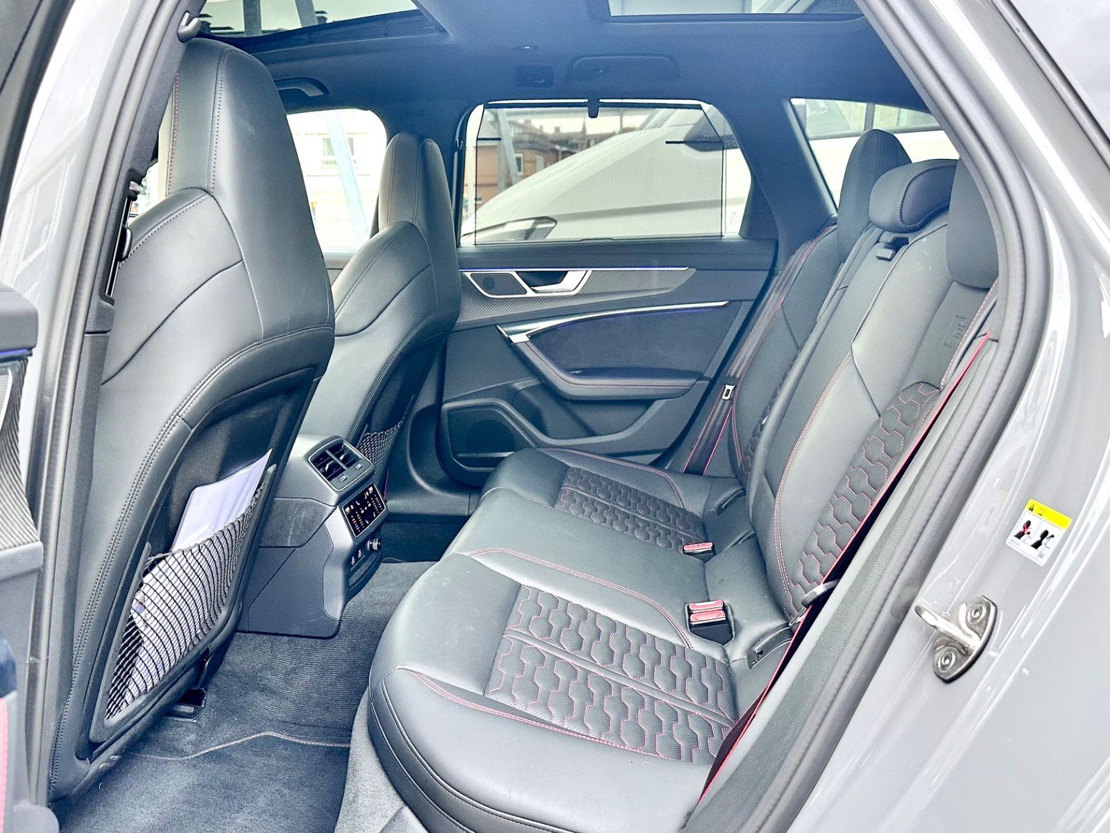 Fahrzeugabbildung Audi RS6 AVANT QUATTRO*PANO+VOLL+AHK*