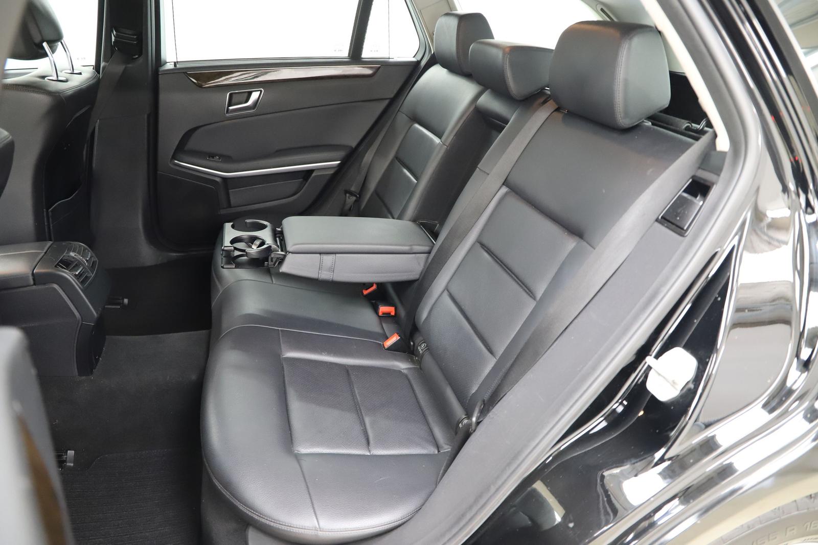 Mercedes-Benz  E 220 CDI 170PS 7G-Tronic T ACC AHK  El.Heck