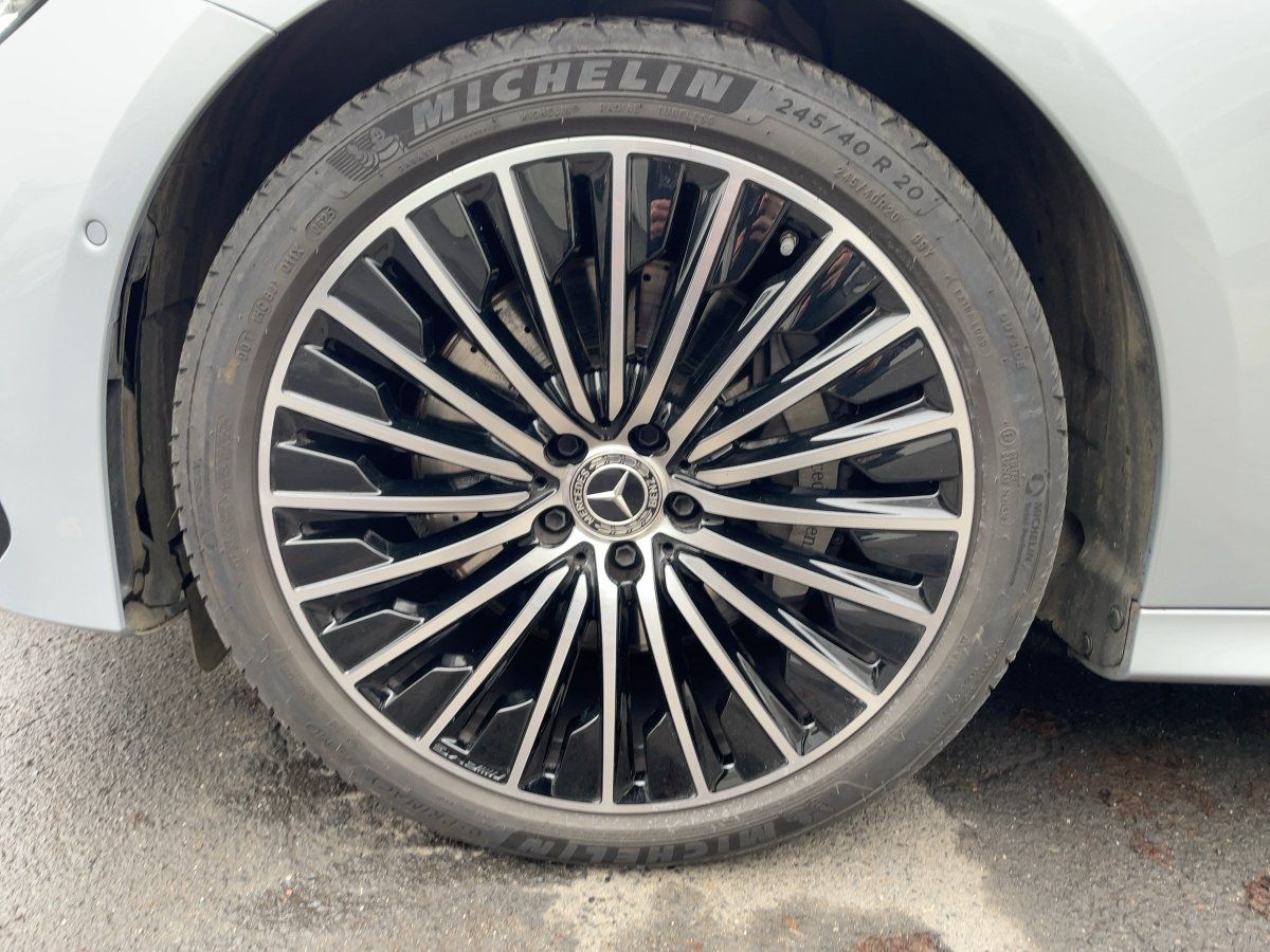 Fahrzeugabbildung Mercedes-Benz E 220 d 4M T-Modell AMG/Night/360°/Dig.-Light/AH