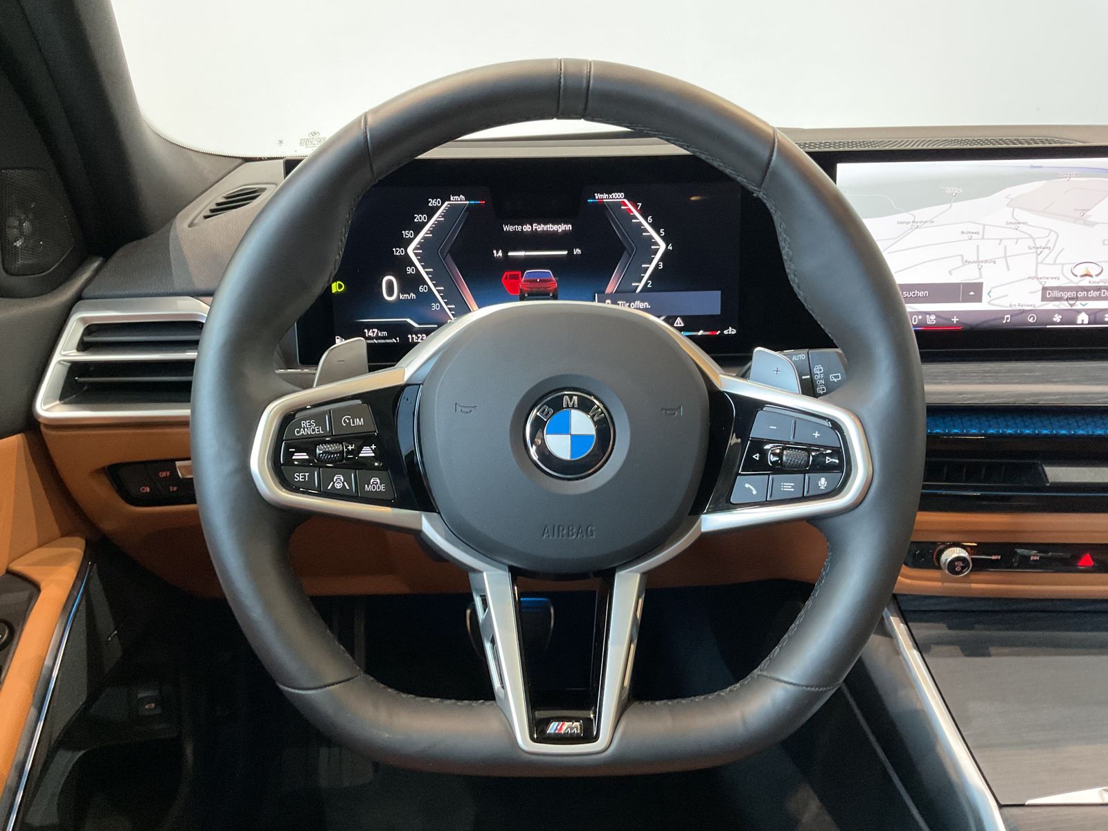 Fahrzeugabbildung BMW 330i xDrive M Sportpaket | Panorama-Glasdach | H