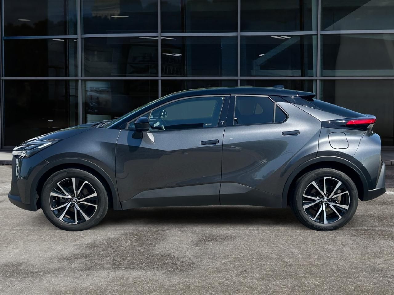 Fahrzeugabbildung Toyota C-HR Hybrid FWD Teamplayer