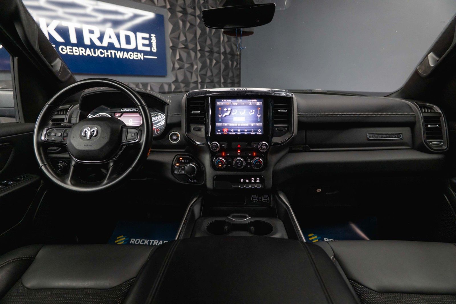 Fahrzeugabbildung Dodge RAM 5.7 V8 HEMI 4x4 Built to Serve AXLE LOCK FOX
