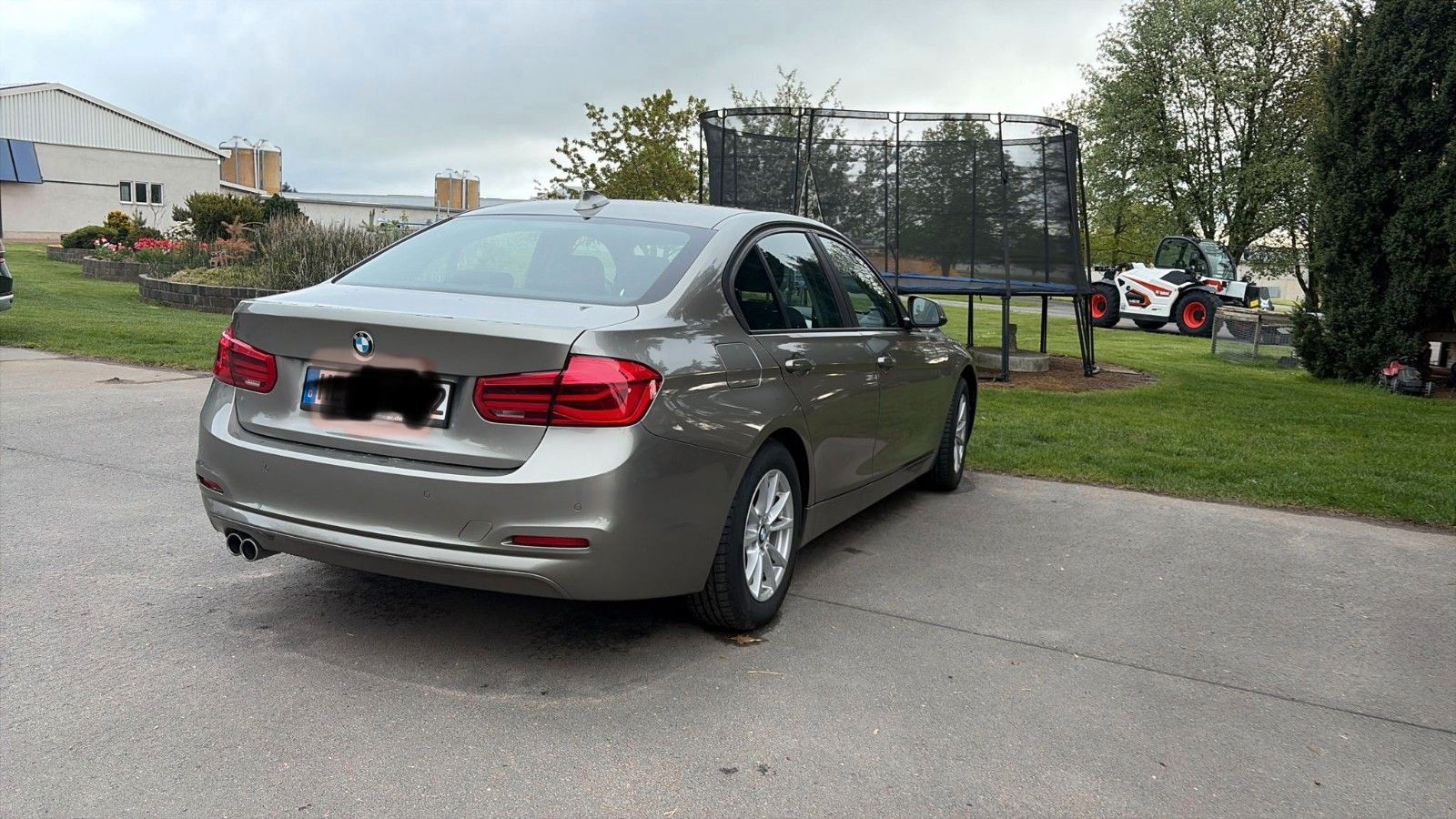 BMW 320i Advantage; kaum gelaufen