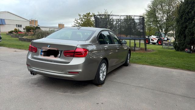 BMW 320i Advantage; kaum gelaufen