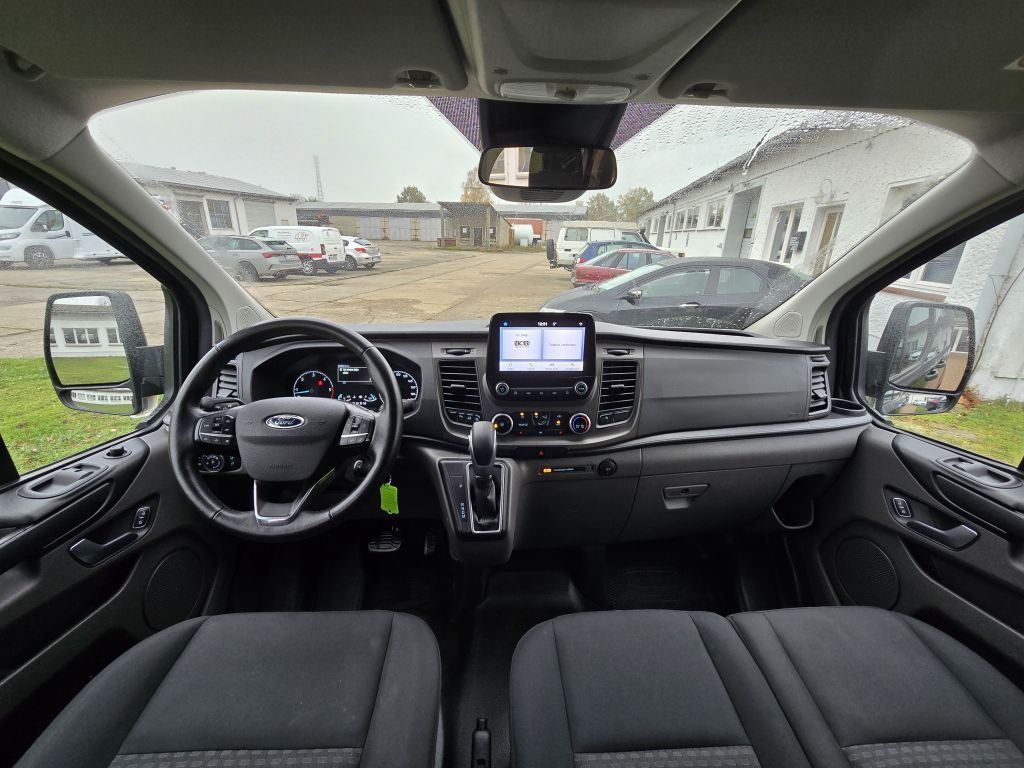 Fahrzeugabbildung Ford Transit Custom Trend 320 L1 Aut.+9-Sitzer+Kamera