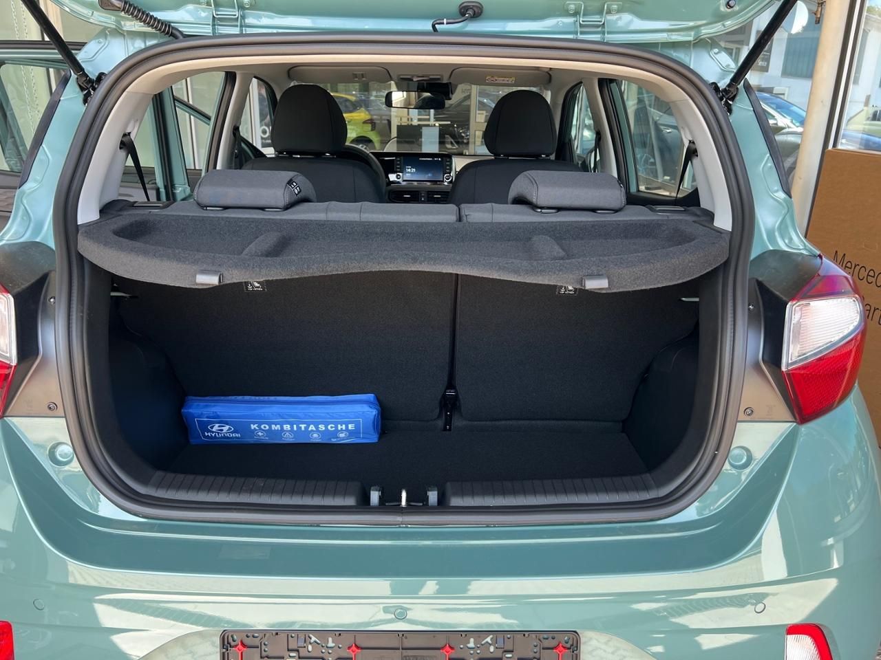 Fahrzeugabbildung Hyundai i10 SELECT *NAVI*KAMERA*CARPLAY*PDC*BT*RADIO*