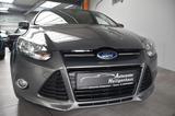 Ford Focus Lim. Titanium Navi Klimaaut. Sitzheizung - gebrauchte Ford Limousine