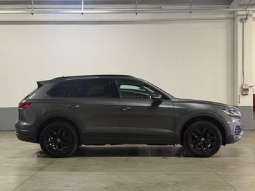 Volkswagen Touareg - 3