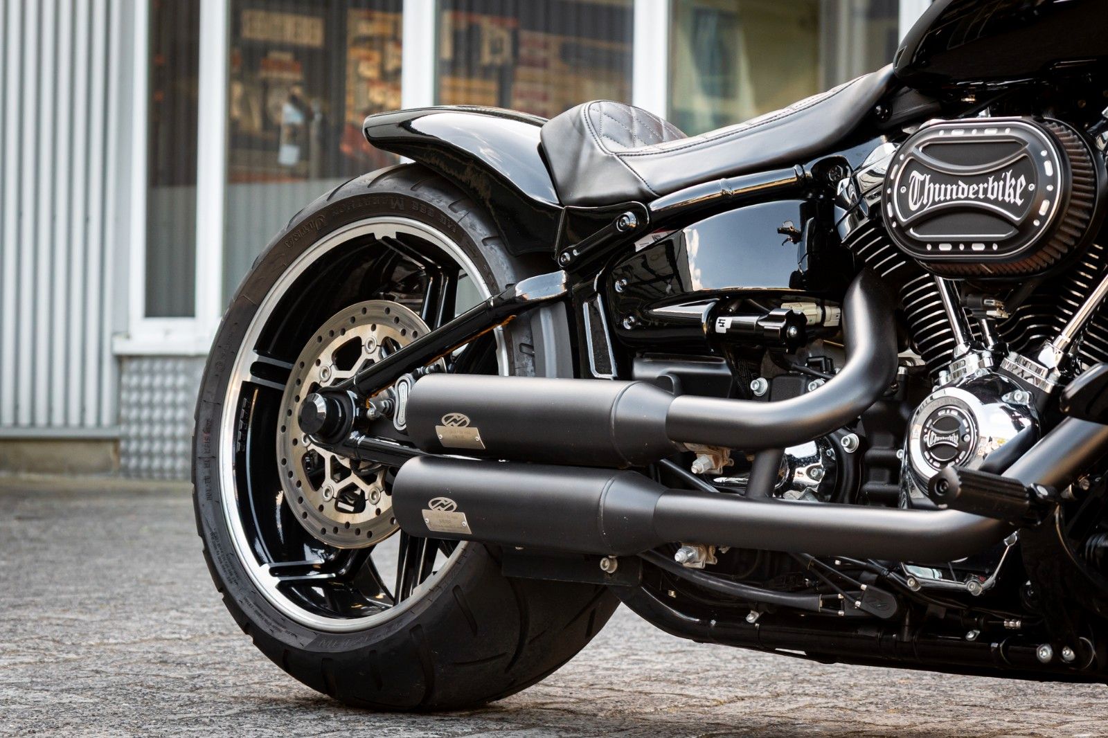 Fahrzeugabbildung Harley-Davidson FXBRS Breakout 114 cui - Jekill & Hyde