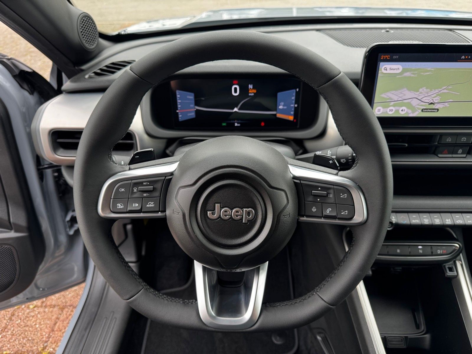 Fahrzeugabbildung Jeep AVENGER MY25 Overland 1.2l T3 4xe eAWD Navi Kam