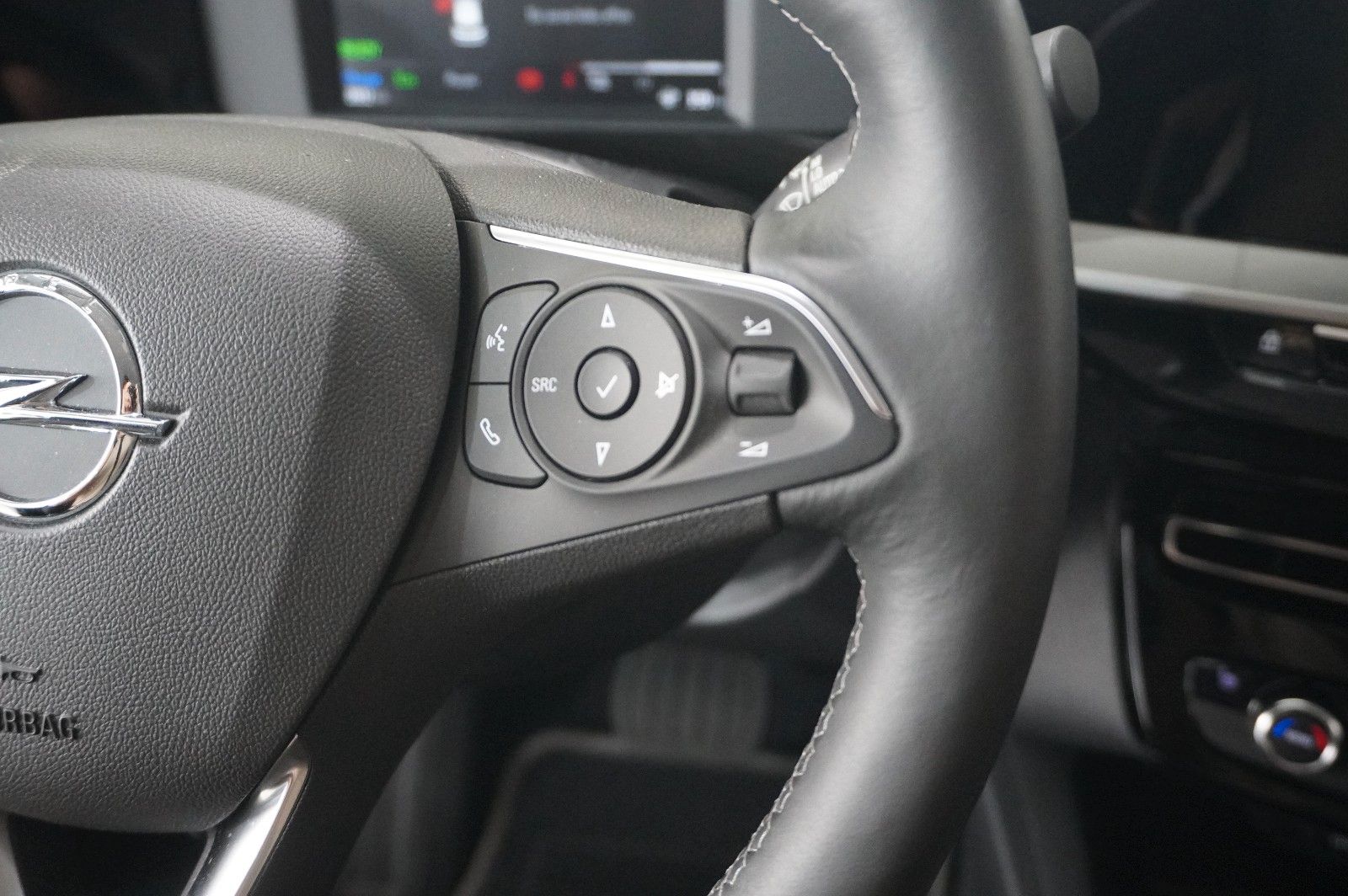 Fahrzeugabbildung Opel Mokka-e EDITION 1-PHASIG LED/KAMERA/SHZ/VIRT/DAB