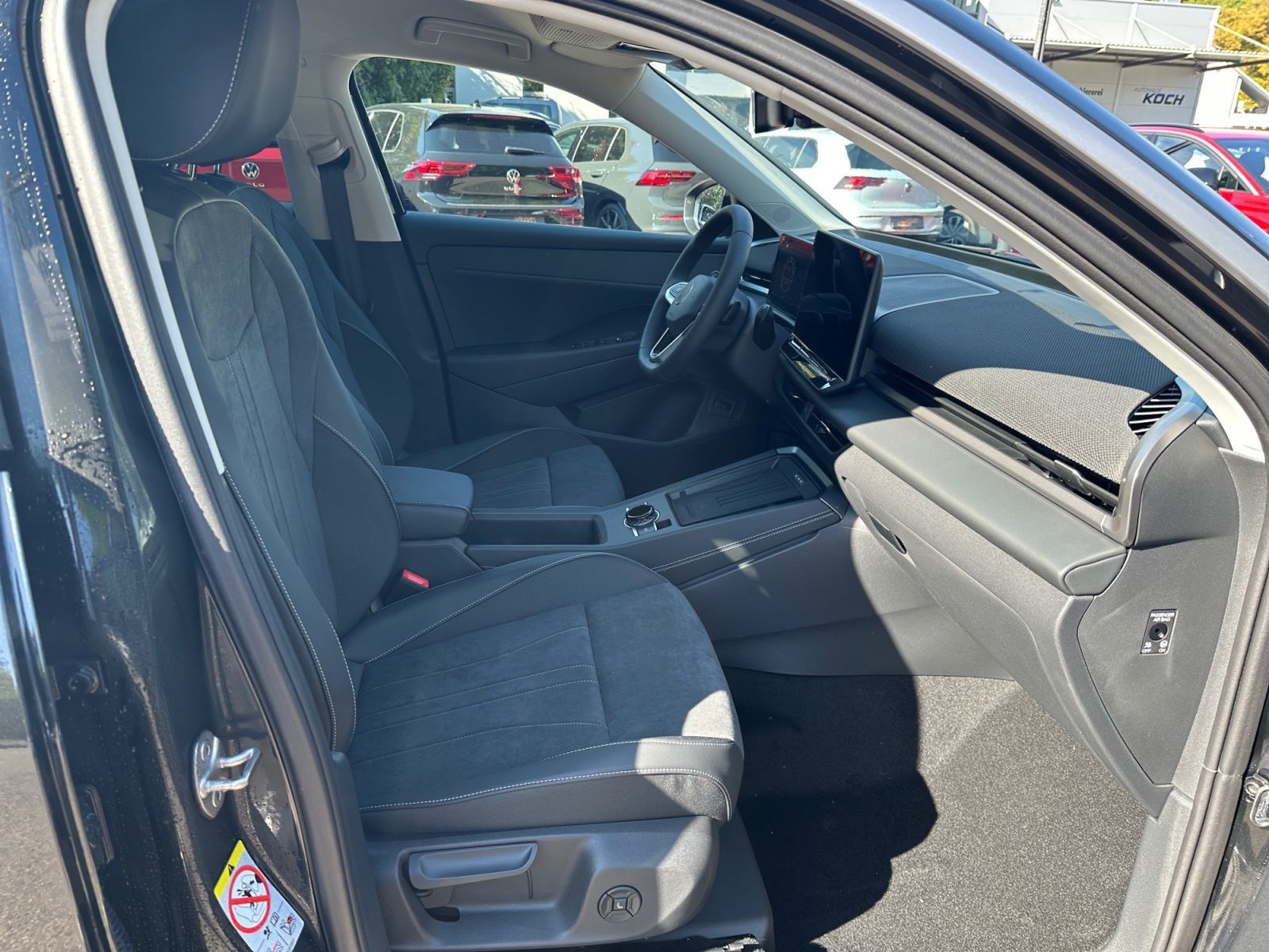 Volkswagen T-Roc - Bild 13