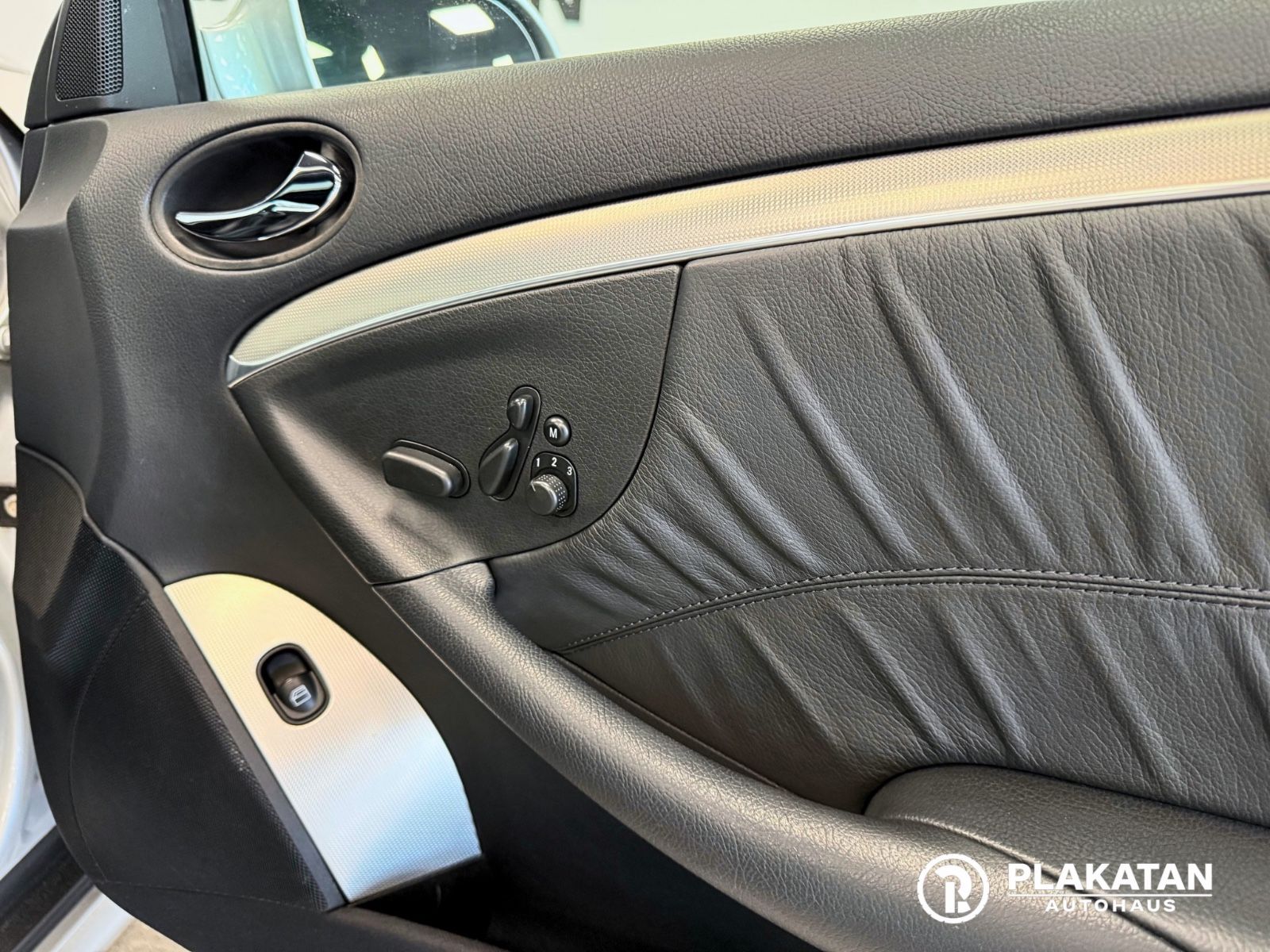 Fahrzeugabbildung Mercedes-Benz CLK 320 CDI Harman/Kard Leder Memory MB-Service