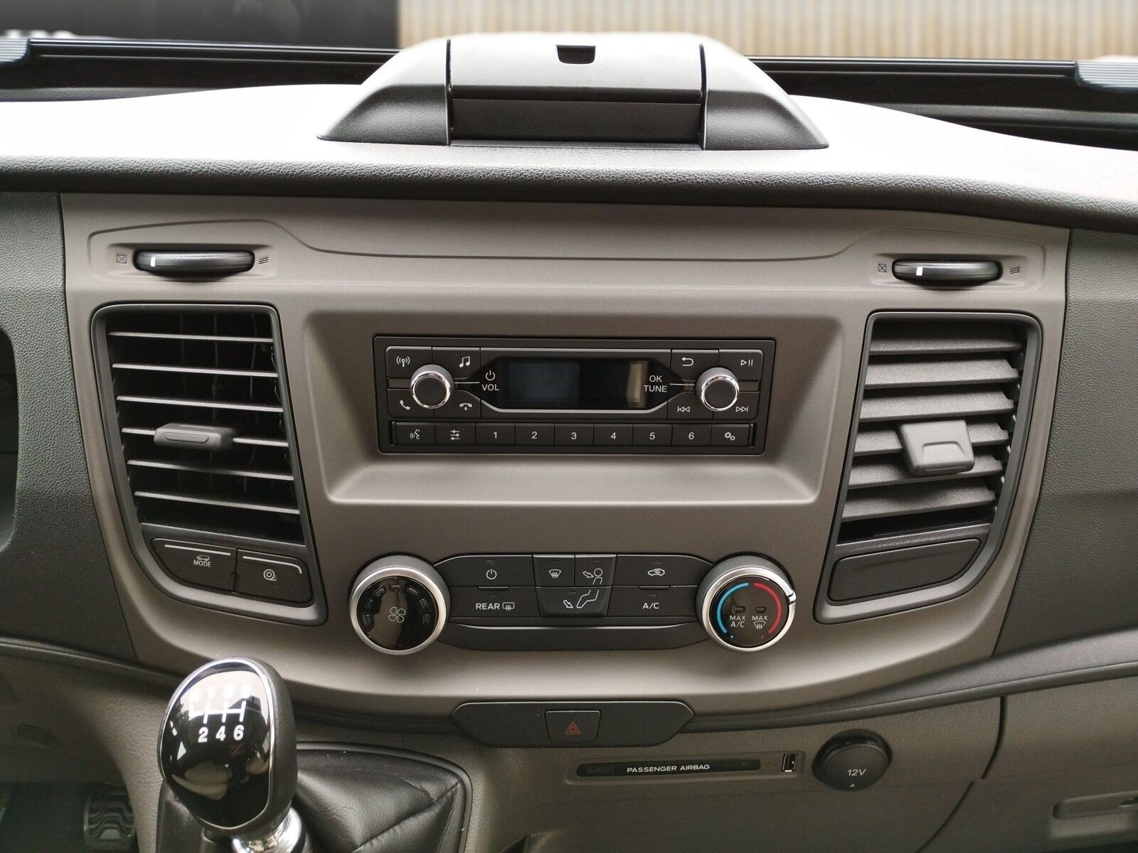 Fahrzeugabbildung Karmann Dexter 4x4 DE 570 AW Klima, RFK, El. Trittstufe