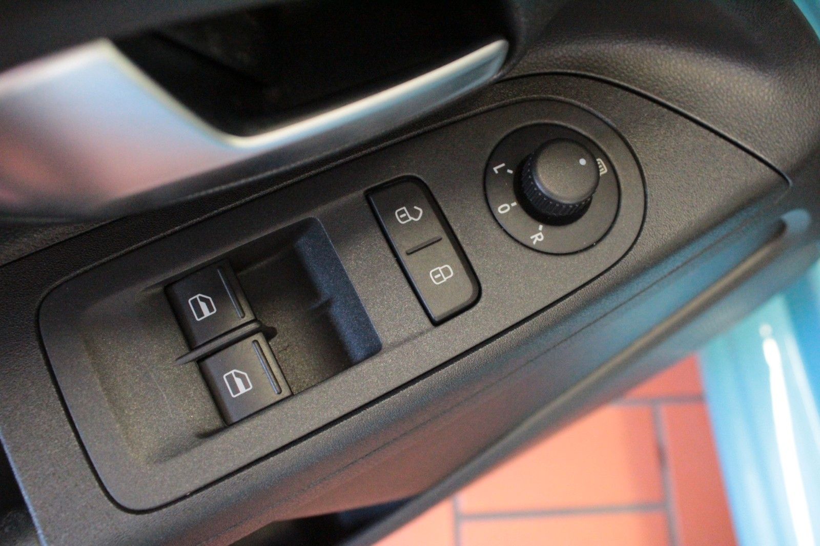 Fahrzeugabbildung Volkswagen up! move up! 1.0 BMT/Start-Stopp *Sitzheizung*