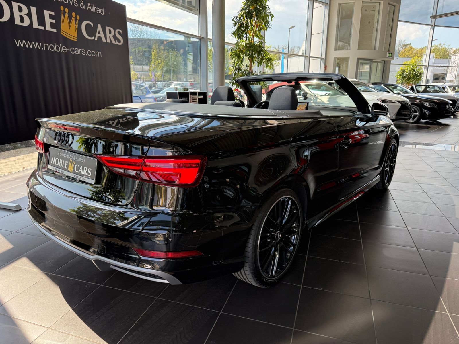 Fahrzeugabbildung Audi A3 Cabriolet 35 TFSI S line B&O ACC LED