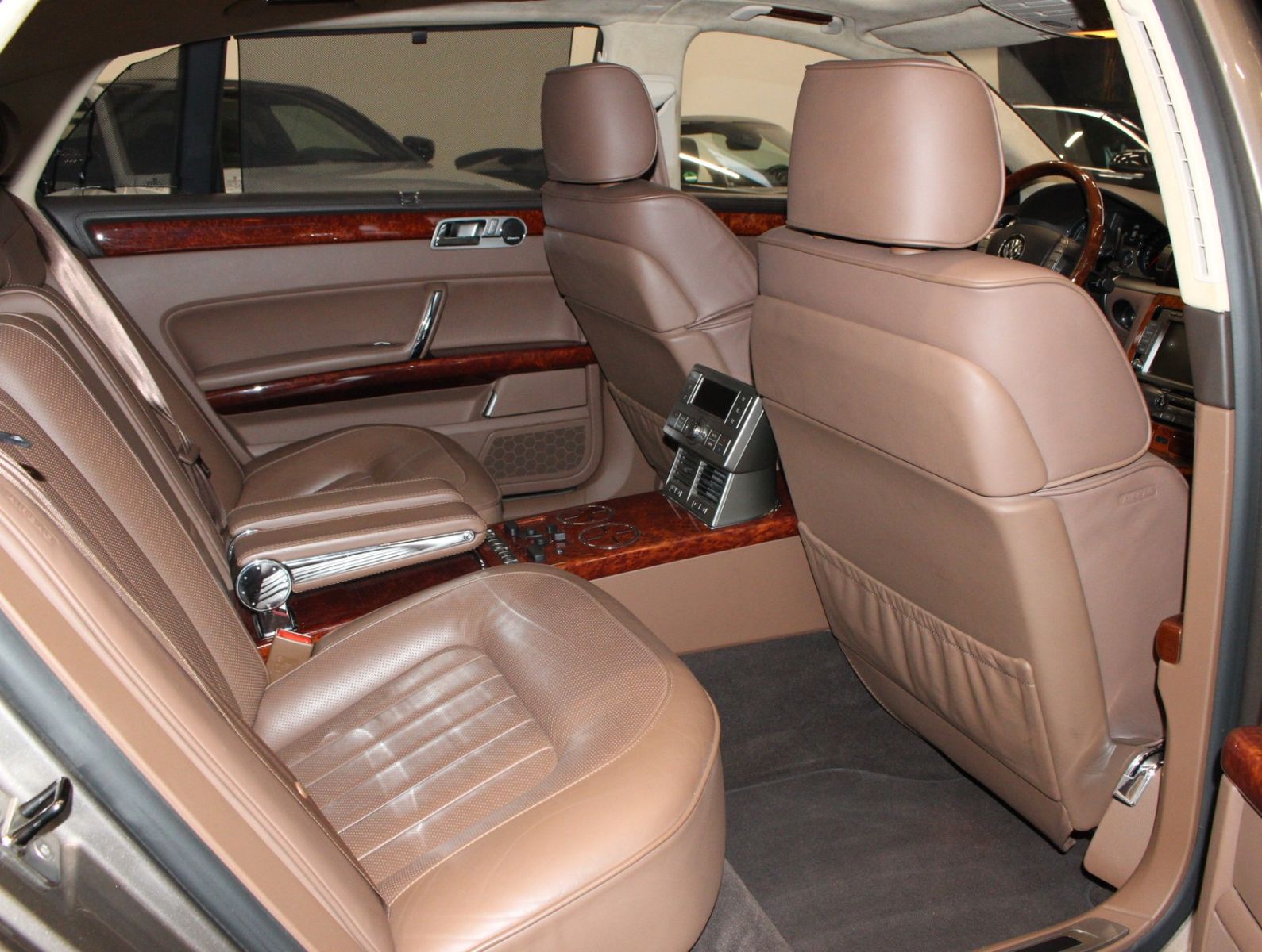Fahrzeugabbildung Volkswagen Phaeton V6 TDI 4M Lang Exklusive 4Sitzer+VOLL
