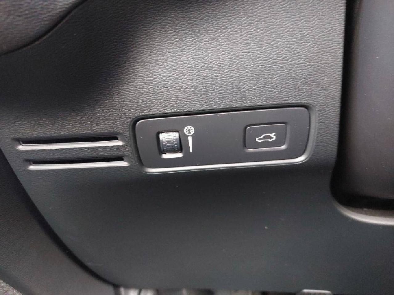 Fahrzeugabbildung Volvo XC40 R Design AWD*Winterpaket*LED